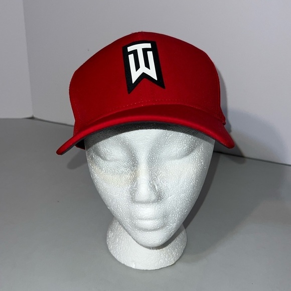 Nike TW Tiger Woods Collections Legacy 91 Golf Cap
Red Hat Fitted - SIZE M/L - Picture 1 of 10